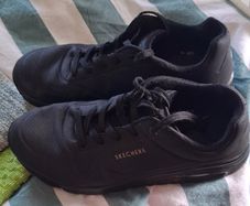 Sketchers Size 7 Ladies