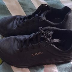 Sketchers Size 7 Ladies