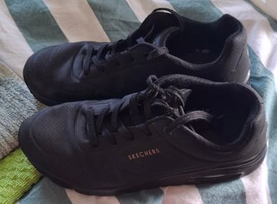 Sketchers Size 7 Ladies