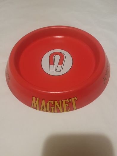 john smiths metal ashtray,great colour and advertising ,collectors item, price includes post to anywhere in ireland thank you