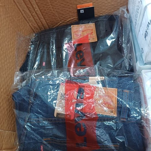 levis