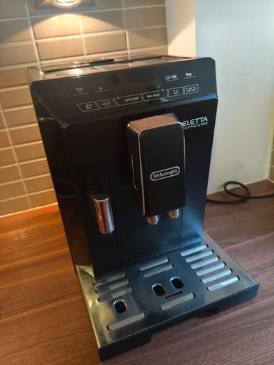 Delonghi Eletta Cappuccino coffee machine