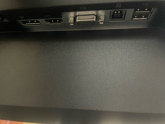 Monitor for sale in good condition barely used. Comes with power supply and hdmi cable. Can deliver if close by.