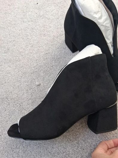 Stunning Black Brand New Never worn UK7 (EUR41) (Wide Fit) Hardware Shoe Boots From Next