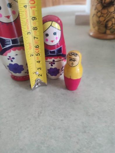 Russian Folk Art Matryoshka Family 4 Wooden Nesting Dolls