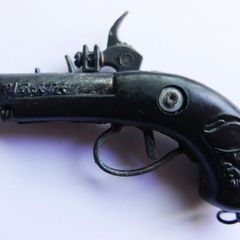 Vintage Bluebeards Flintlock small Cap Gun (in working order)