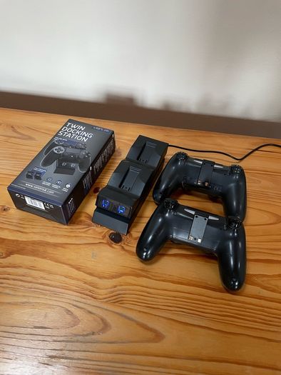 ps4 controllers dock charger