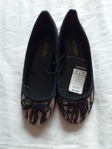 Ballerina Lace Pumps - Size 3