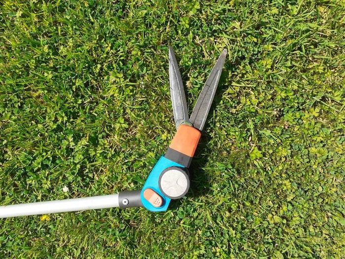 grass trimmer