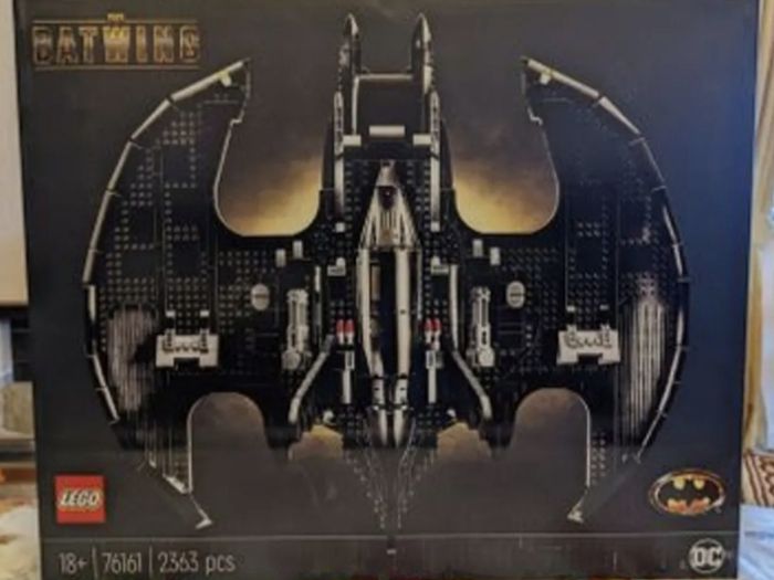 LEGO 76161 DC 1989 Batwing - Unleash Gotham's Dark Knight