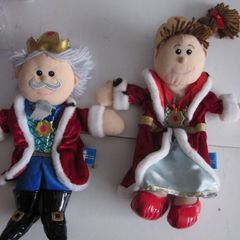 Fiesta Crafts  Tellatale King and Queen Hand Puppets