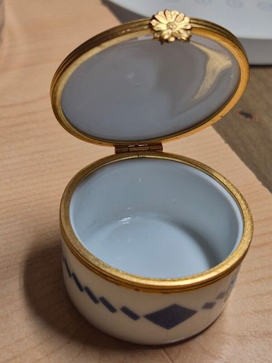 Vintage Limoges Castel Porcelain Pill Box