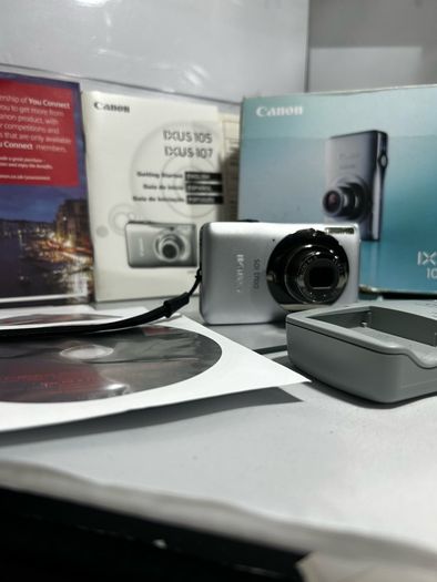 Canon IXUS 105 full Box Digital Camera Like New