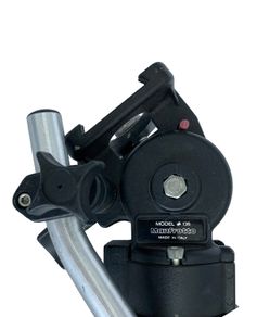 Manfrotto #136 fluid pan and tilt head with ball socket leveling clamp