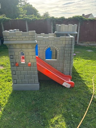 Little Tikes Classic Castle Playhouse