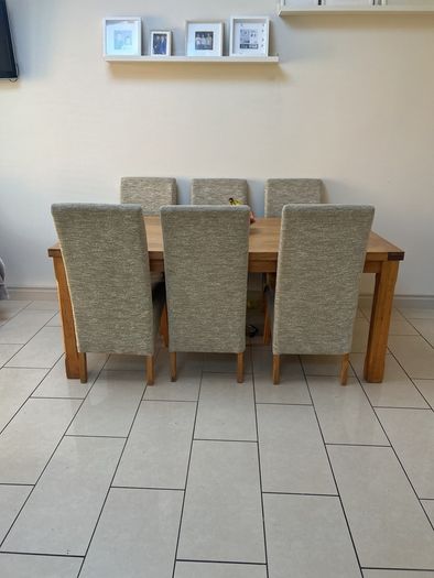 Oak Dining table & 6 chairs