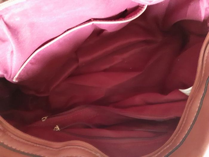 Ladies handbag wit encrusted dimontie diamonds