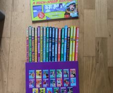 Horrible Histories (19 books) each for 3 euro all for 30