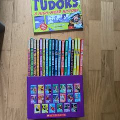 Horrible Histories (19 books) each for 3 euro all for 30