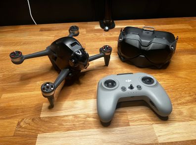 DJI FPV Drone Combo (like new)