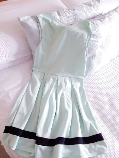 Pretty Dress- Size 8