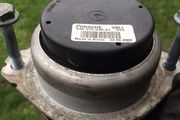 94837504901 porsche cayenne engine mount