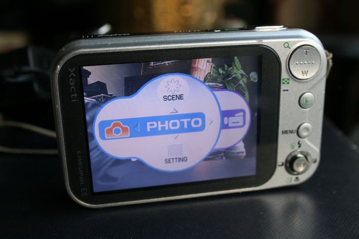 Sanyo Xacti E6 Digital Camera Vpc-e6 Tested