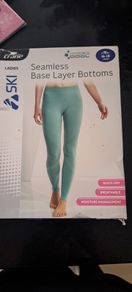 Seamless base layer bottoms