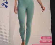 Seamless base layer bottoms