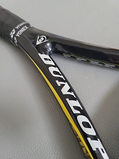 Tennis racket dunlop yonex