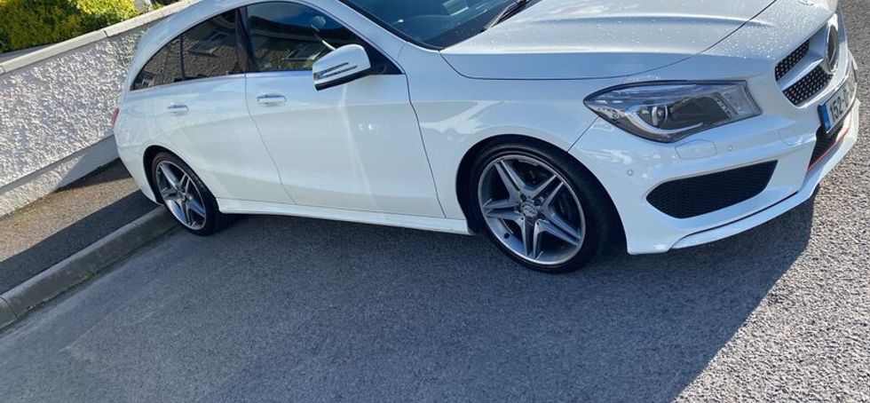 2015-Mercedes-Benz CLA 180 Shooting Brake