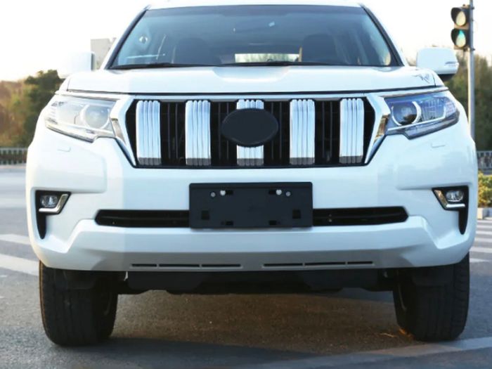 Toyota Landcruiser Front Grill Chrome