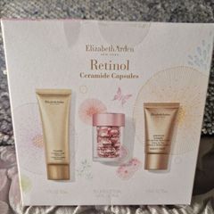 Elizabeth Arden Retinol Capsules gift set