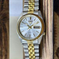 Rare Seiko 5 Automatic 17 jewel Silver Dial Mens watch 7009-3111