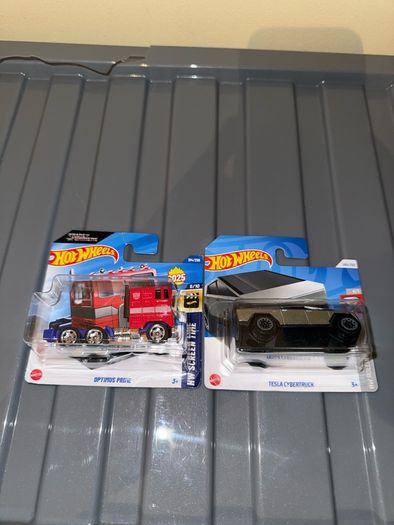 Hot Wheels Optimus Prime/Chbertruck