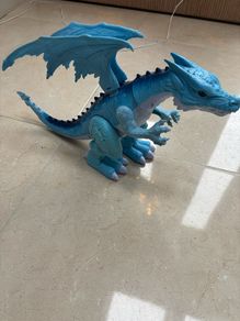 Dinasour toy - walks and roars