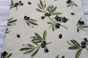 Table  runner ''Olives'' Matching napkins.
