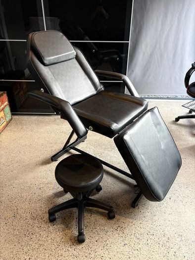 3-section salon facial bed and massage tattoo chair