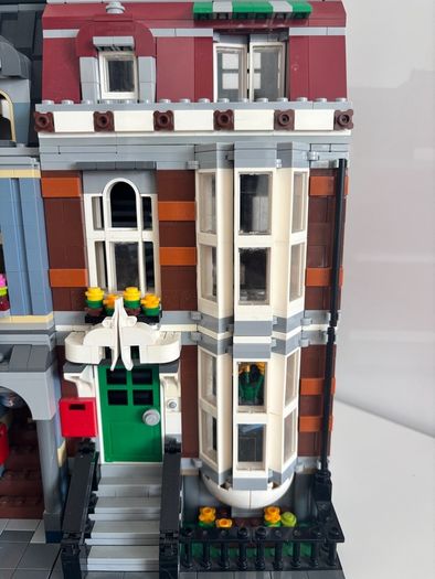 LEGO Creator Lot 6 Sets - 10232 10251 10246 10260 10218 10243