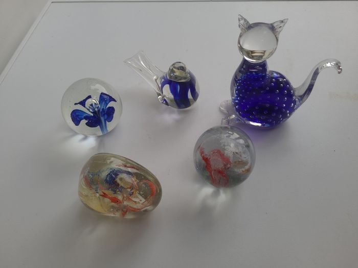 Stylish Vintage Paperweights x 5