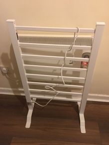 Electric heated towel rail