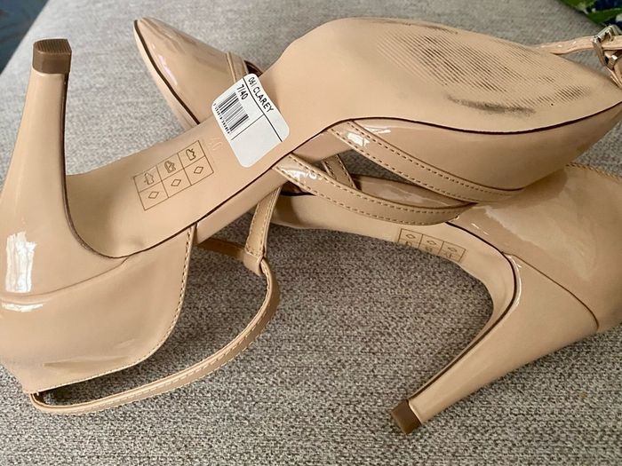 Roberto Vianni Beige Stilettos size 40/7