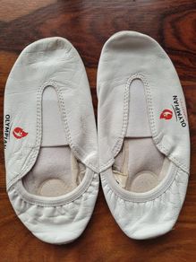 Olympian leather gymnastic shoes size 34