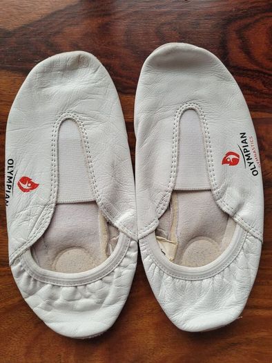 Olympian leather gymnastic shoes size 34