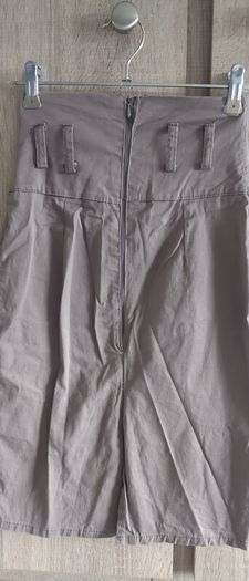 Khaki high waisted skirt with zip  size xs made in Italy