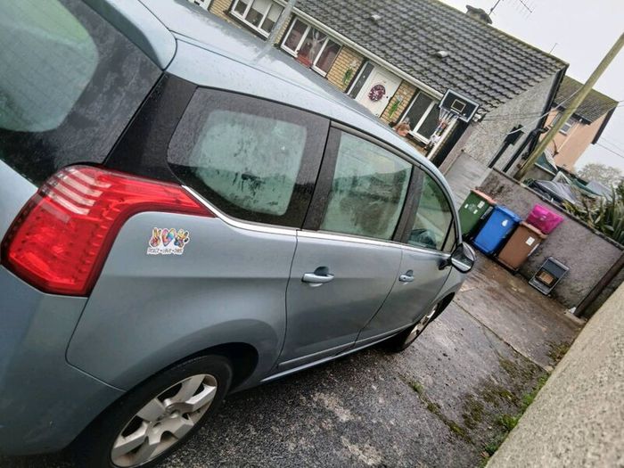 Automatic Peugeot 7 seats