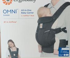 Ergobaby Omni Breeze Carrier (Like New) + Tushbaby hipseat Included