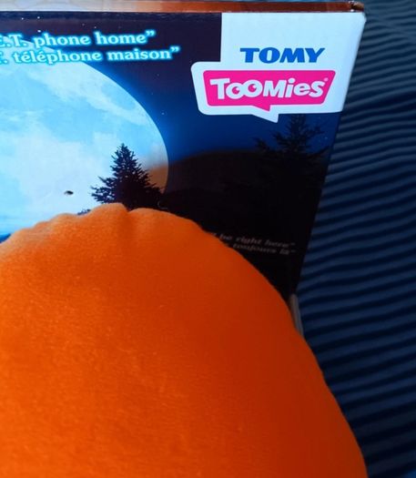 TOMY Toomies My Best Friend E.T - Says Phrases & Plays Music From The Film.