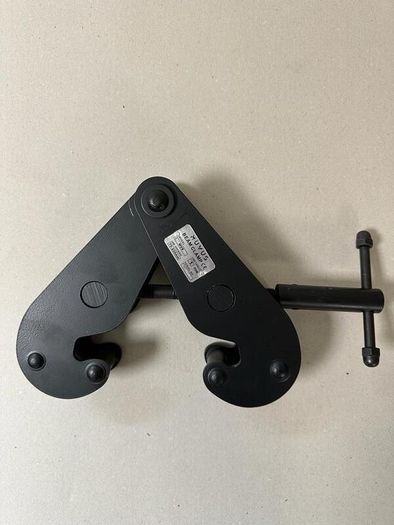 Stage rigging equipment
