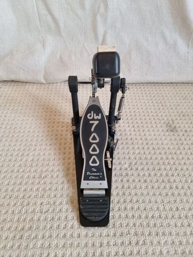 DW7000 single bass kick drum pedal